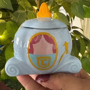 NWT Rae Dunn Disney Cinderella Pumpkin Carriage
Shaped "Sugar" Sugar Bowl